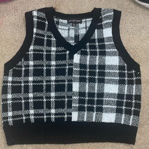 Brand by Almost Famous black and white semi checkered pattern Xl size very soft